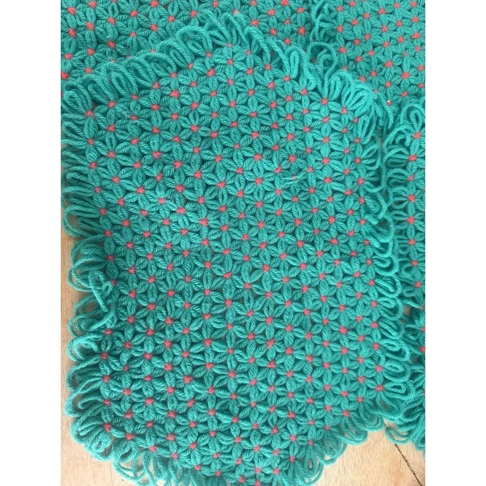 Vintage‎ Yarn Star 4 Placemats Green Red Granny Core Handmade